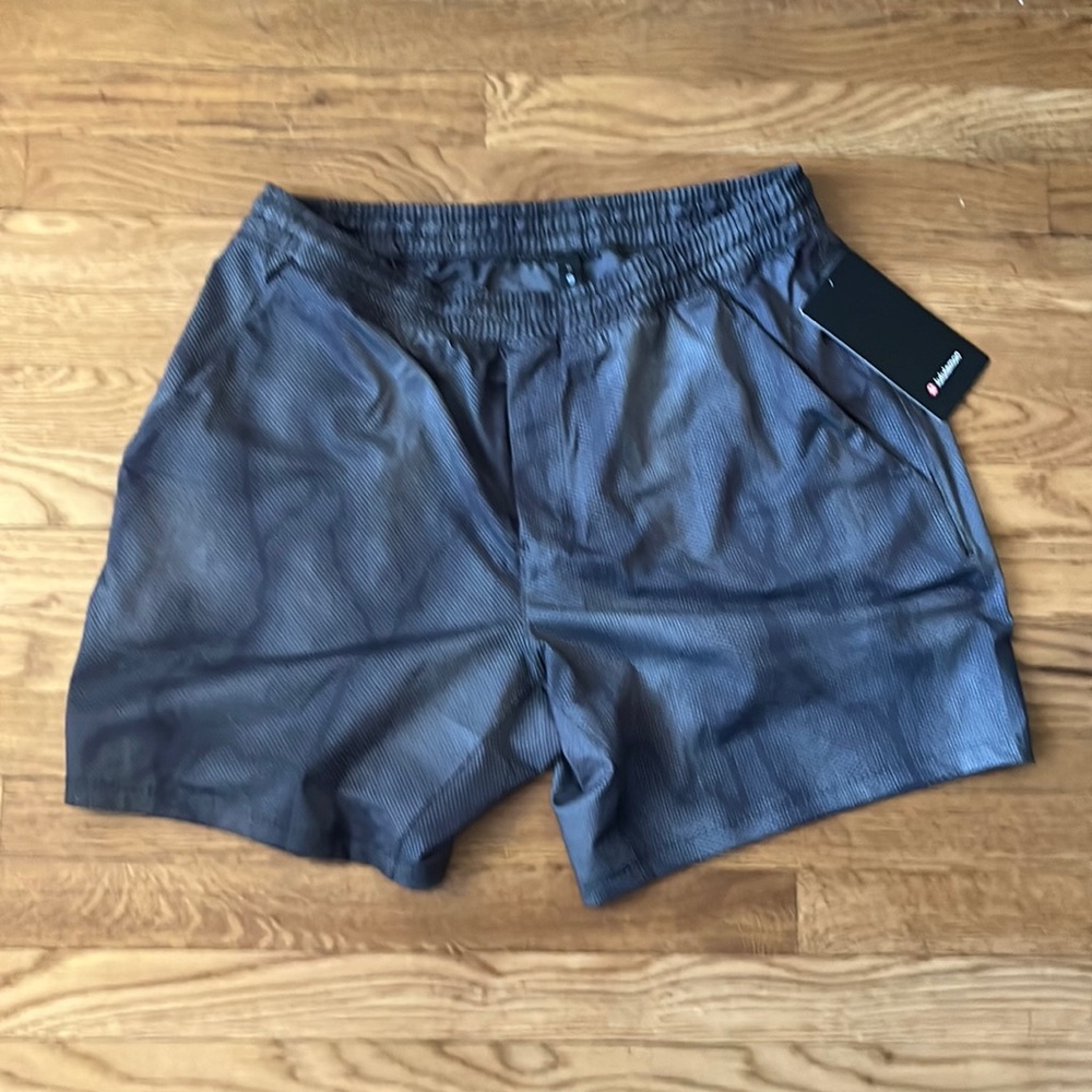 Men’s NWT Lululemon “Pace Breaker” liner-less shorts. XL. 7 inch inseam.